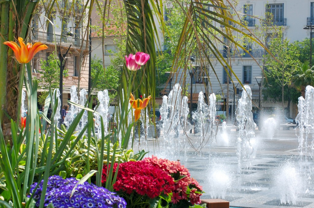 ANT, PLACE DE GAULLE (D. Vincendeau)